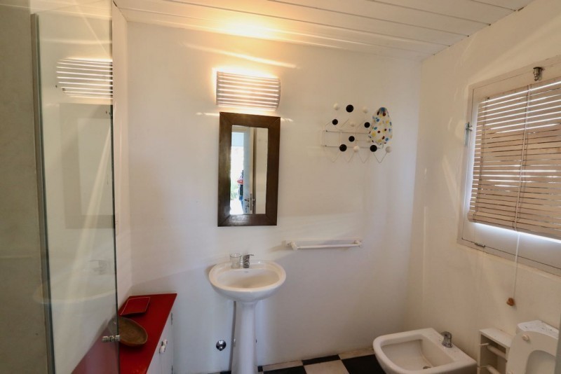 Excelente casa sobre el agua